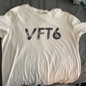 Drake aka  “artist of the decade” views T-shirt